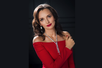 Singer Irina Gold